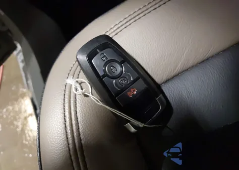 2024 Ford Bronco Wildtrak z USA, uszkodzony, nr VIN 1FMEE2BP2RLA23042